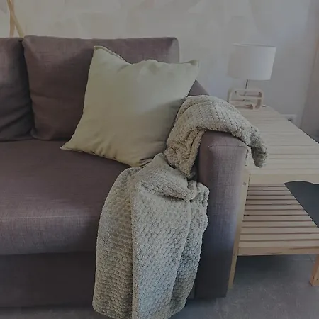 Golden Mile Apartment *
